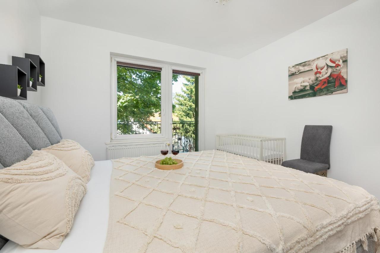 Bright & Spacious Family Apartment In Miedzyzdroje With Parking And 3 Balconies By Noclegi Renters Eksteriør bilde